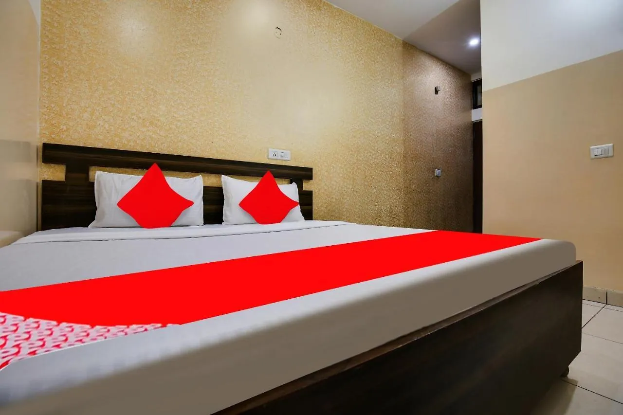 Flagship Mayank Palace Hotel Chandigarh 3*,  India